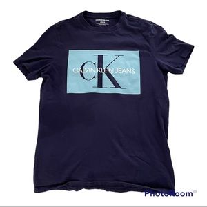 Blue Calvin Klein t shirt, adult S,